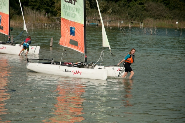  Navegación infantil en catamarán cerca de Grenoble 
